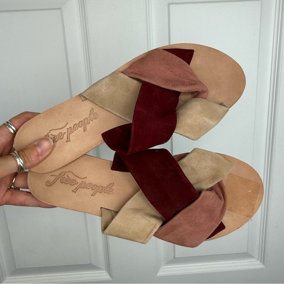 Free People Sandals Rio Vista Rose NWOB Burgundy and Beige - Picture 1 of 5